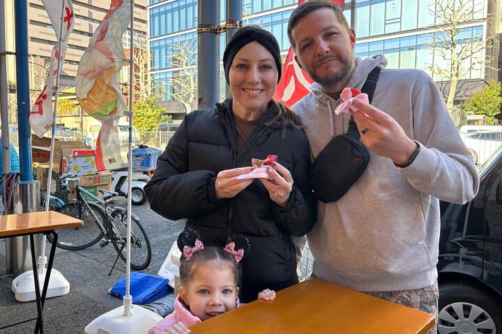 Tsukiji Fish Market Private Food Tour in Tokyo — photo 9