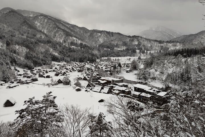 [One-day bus tour departing from Kanazawa Station] Shirakawa-go and Gokayama - Two World Heritage Villages Enjoyable Bus Tour — photo 17