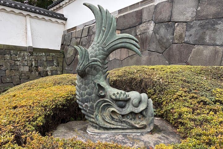 Imperial Palace and East Gardens Private Walking Tour in Tokyo — photo 3