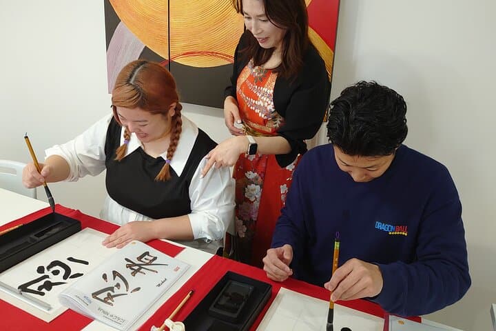 Traditional Calligraphy Experience near Dotonbori — photo 8