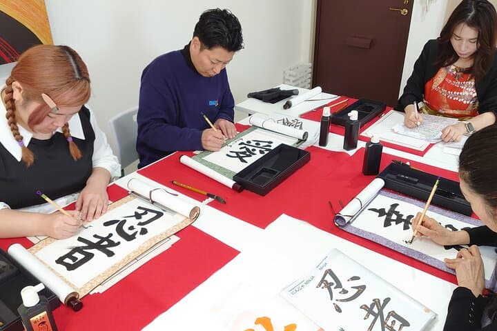 Traditional Calligraphy Experience near Dotonbori — photo 13