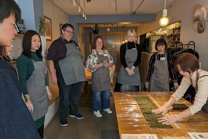 Giant Sushi Cooking Class: Make a 1.5m Sushi Roll in Tokyo — photo 2