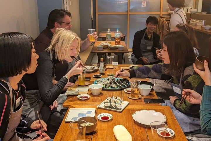 Giant Sushi Cooking Class: Make a 1.5m Sushi Roll in Tokyo — photo 4