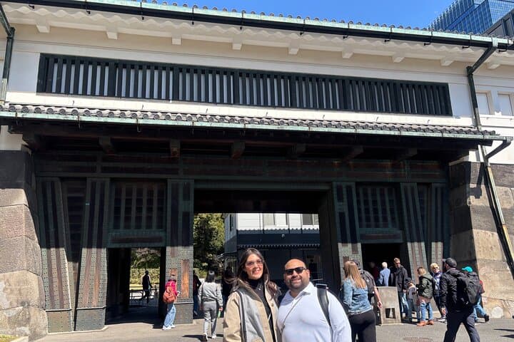 Imperial Palace and East Gardens Private Walking Tour in Tokyo — photo 14