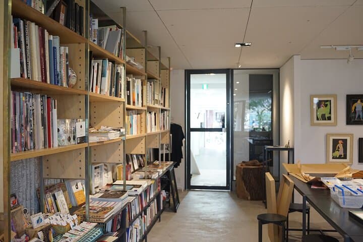 Not Your Typical Osaka Tour — Hidden Art Galleries & Local Lunch — photo 5