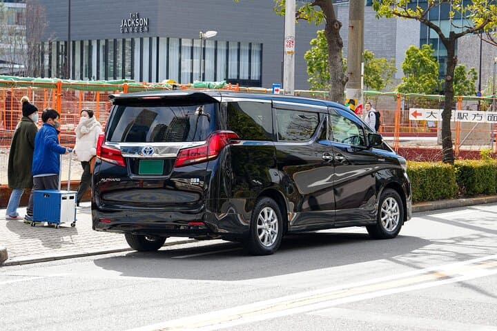 Nara and Osaka Highlights Private Day Trip with a Chartered Car — photo 8