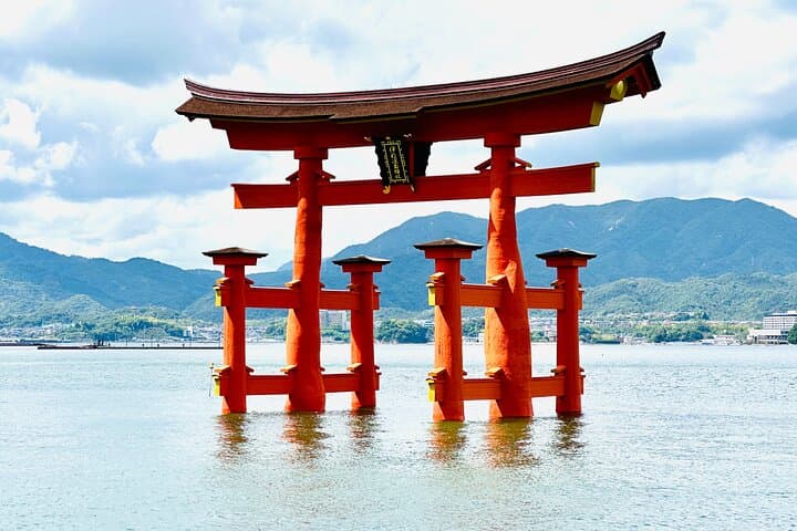 Hiroshima & Miyajima by Bullet Train from Tokyo — photo 5