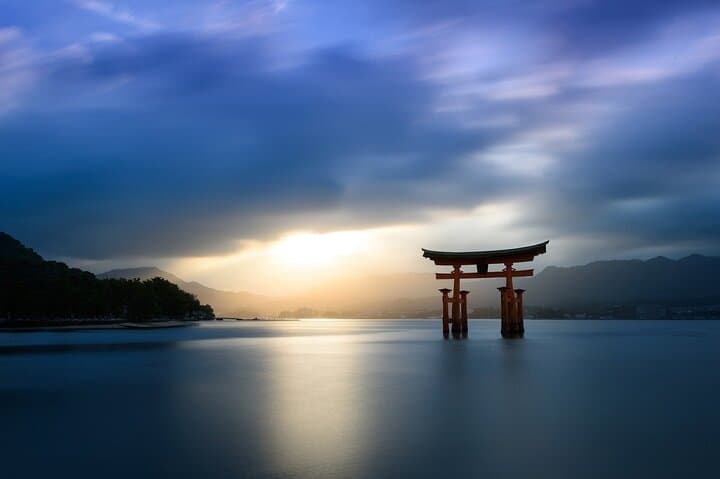 Hiroshima & Miyajima by Bullet Train from Tokyo