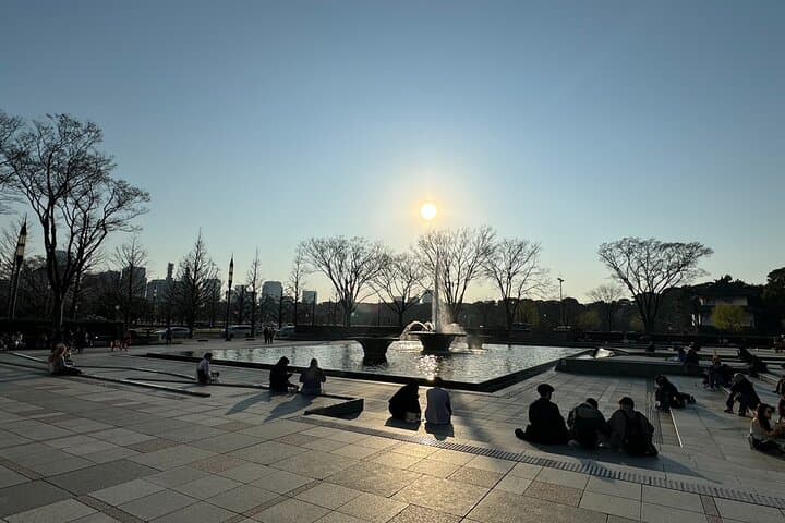 Imperial Palace and Political Landmarks The Heart of Tokyo Tour — photo 9