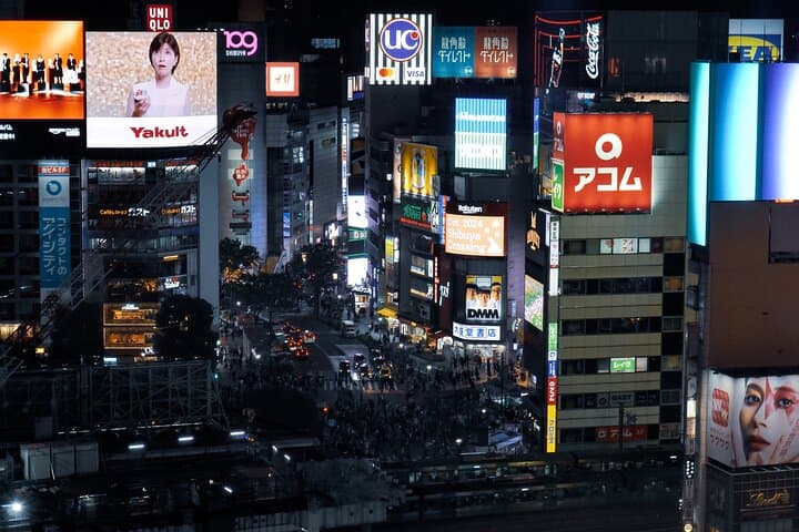 Tokyo: neon lights Shinjuku and Shibuya — photo 3