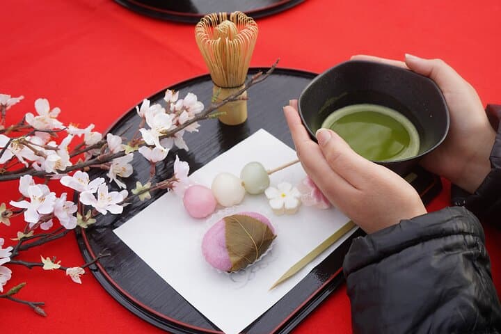 Tokyo Cherry Blossom Matcha Experience in Yoyogi Park (Shibuya) — photo 2