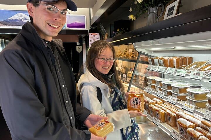 Half Day Walking Tour in Obuse Hokusai Local Specialties — photo 11