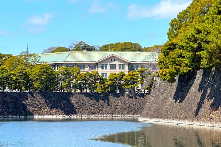 Tokyo: Edo Castle Ruins & Imperial Palace East Garden Guided Tour — photo 3