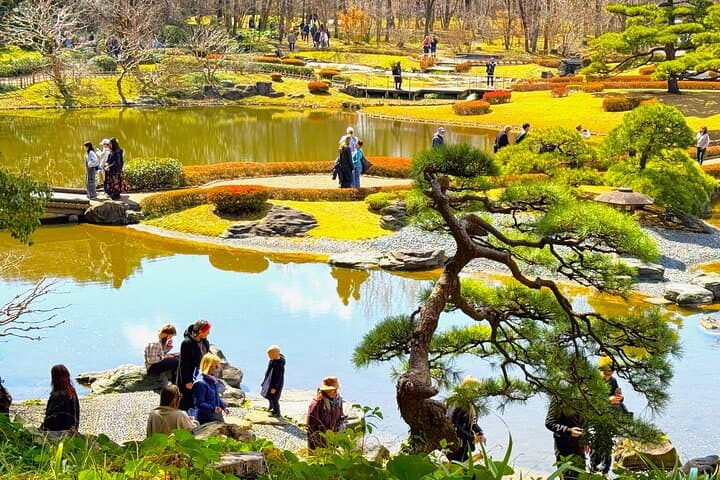 Tokyo: Edo Castle Ruins & Imperial Palace East Garden Guided Tour — photo 9