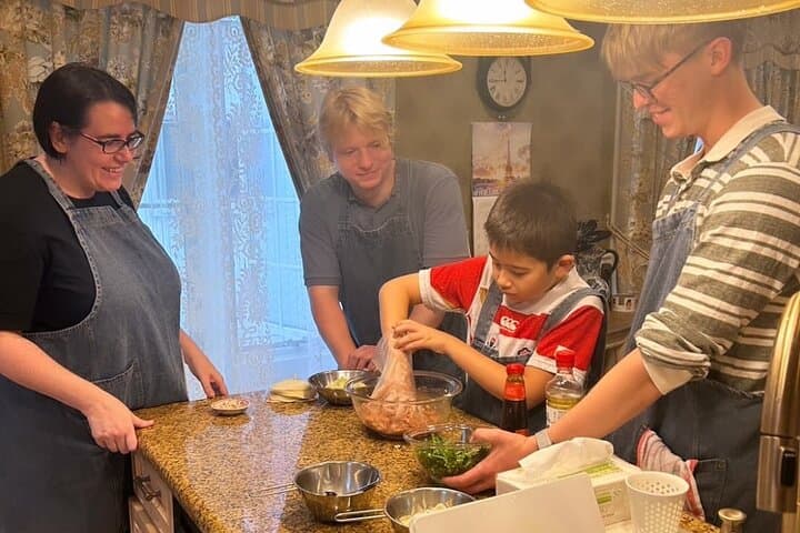 Let's make ramen and gyoza at a local Tokyo home！ — photo 2