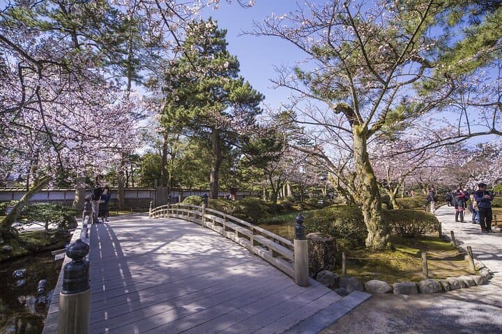 1-Day Kanazawa, Kenrokuen Garden, Samurai District & Sushi-making — photo 10