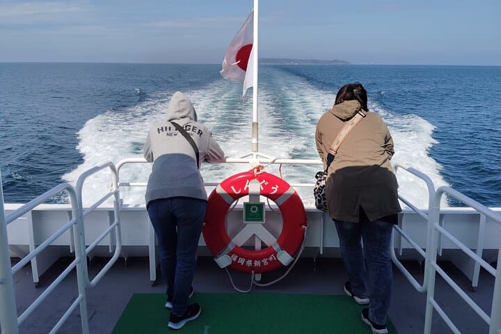Ainoshima Island Tour - Cats, History and Nature from Hakata — photo 4