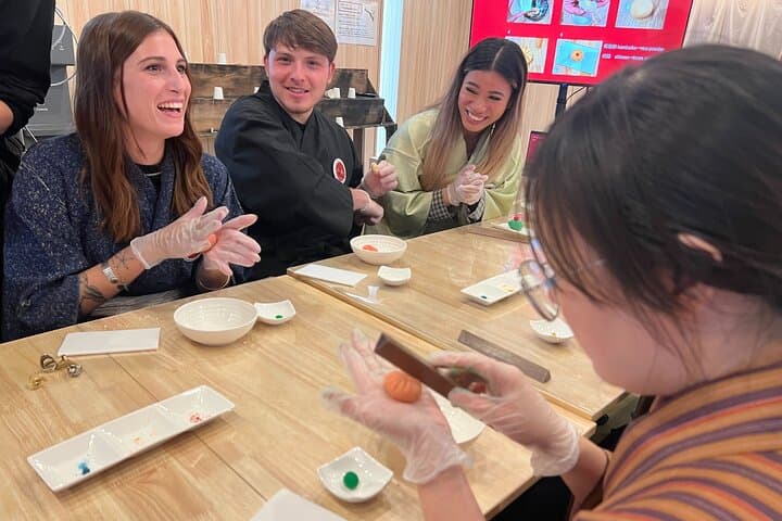 Friendly Tea Ceremony with Sakura Sweets Making in Tokyo — photo 17