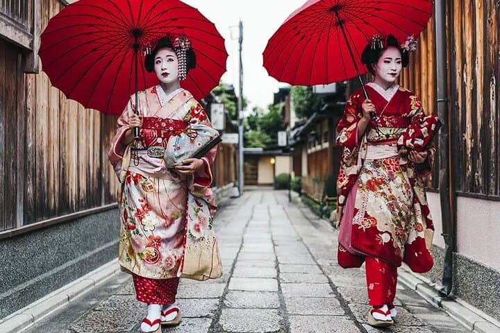 Kyoto: Gion Hidden Gems & Geisha Culture Tour — photo 3