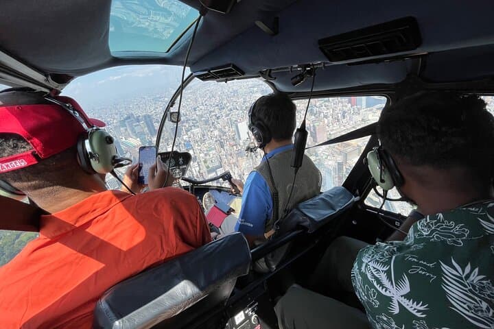15 Minutes Tokyo Helicopter Tour See the City from Above — photo 1