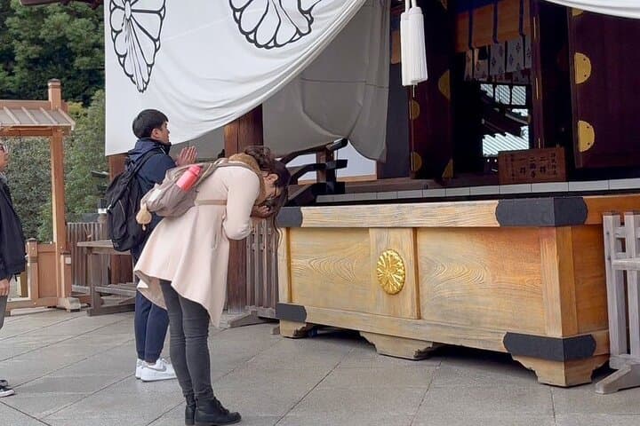 Yasukuni Shrine Shiba Inu Walk: Explore Tokyo’s Quiet Side — photo 9