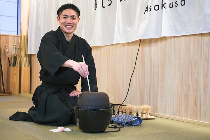 Friendly Tea Ceremony with Sakura Sweets Making in Tokyo — photo 7