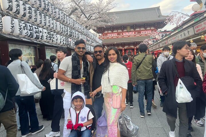 Tokyo Personalized Gourmet Experience with a Local — photo 3