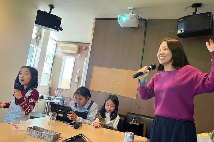 Karaoke Box Experience with a Professional Vocal Trainer — photo 6