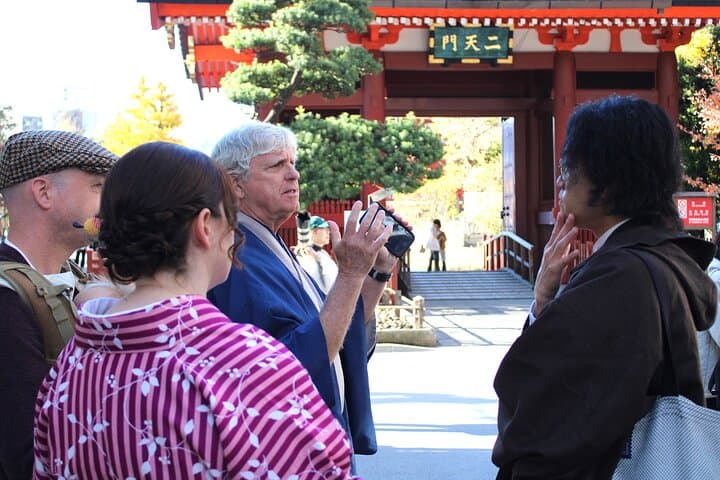 Tokyo: Asakusa Walking Tour with Japanese Comedian — photo 2