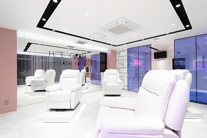 Luxury Lash & Nail Experience in Japan – English/Spanish Support — photo 6