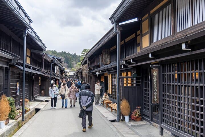 ENGLISH SPEAKING Private Full Day Tour Shirakawago/ Takayama — photo 8