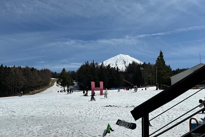Mt Fuji Ski Resort Tour from Tokyo by Private Vehicle — photo 6