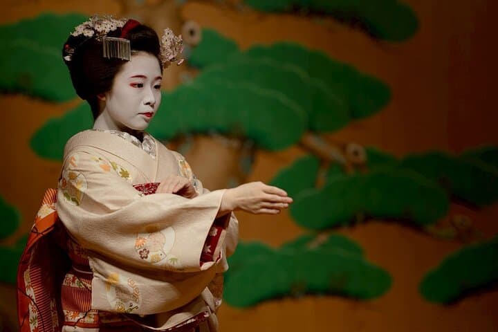 Maiko Dance and Tea Ceremony on a Noh Stage in Kyoto — photo 16