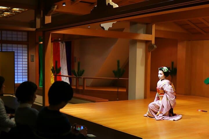 Maiko Dance and Tea Ceremony on a Noh Stage in Kyoto — photo 2