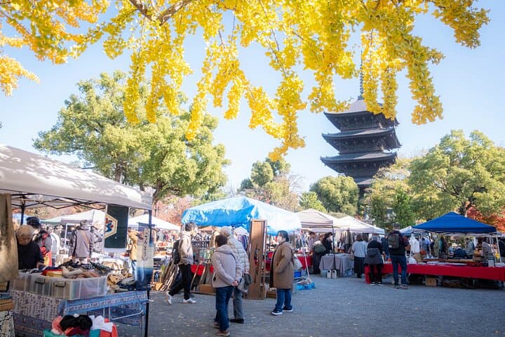 Kyoto Flea Market Cultural Exchange with English Learners — photo 4