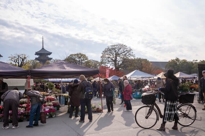 Kyoto Flea Market Cultural Exchange with English Learners — photo 7