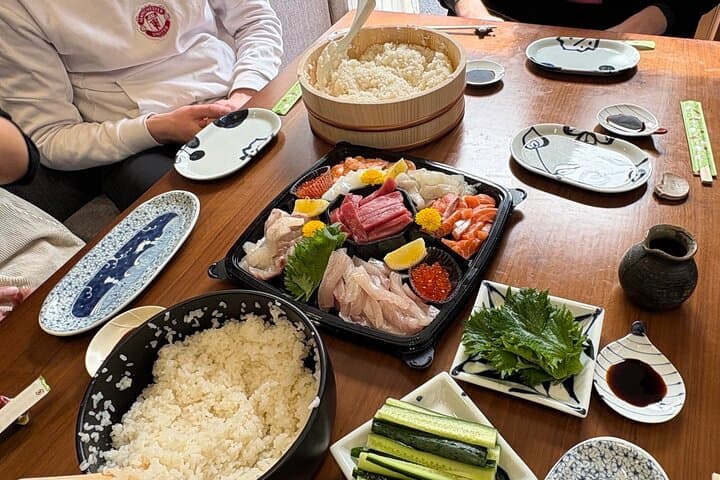 Old Town Nagata Tour with Sushi Roll Making — photo 11