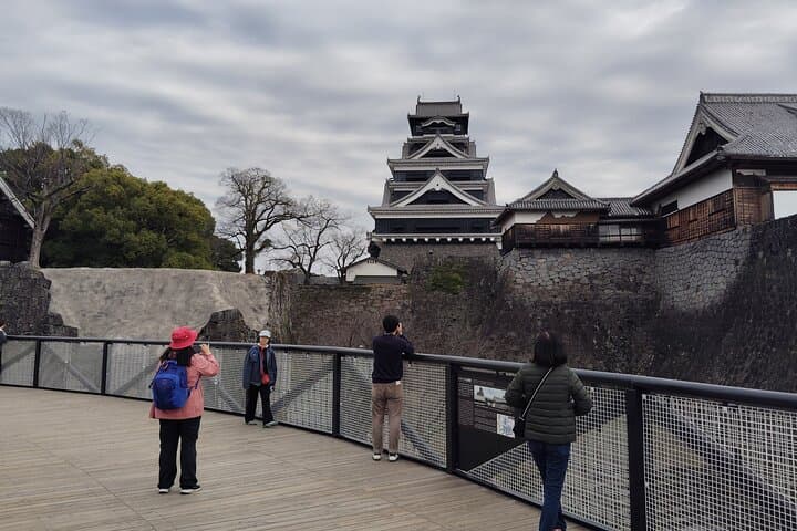 Explore Castles, Shrines, and Gardens in Kumamoto — photo 3