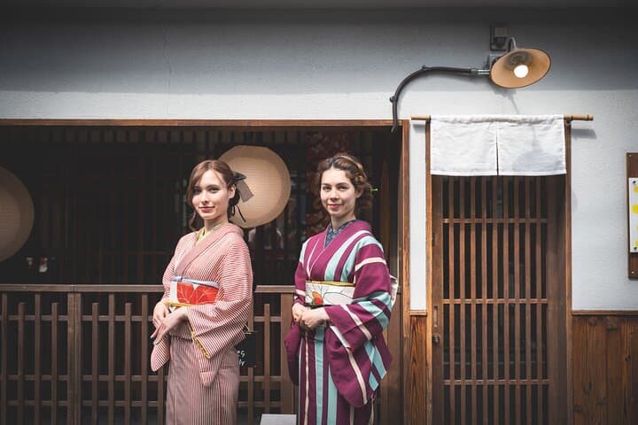 Explore Kyoto by private cab, kimono and rickshaw plan — photo 4