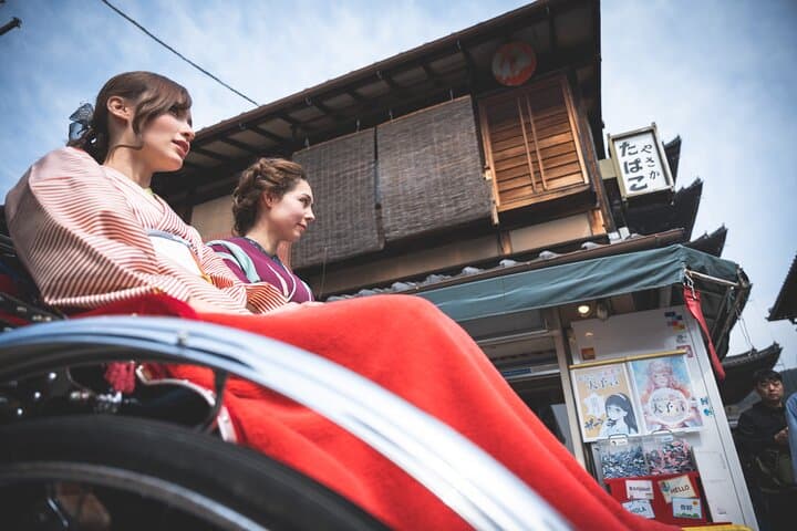 Explore Kyoto by private cab, kimono and rickshaw plan — photo 1