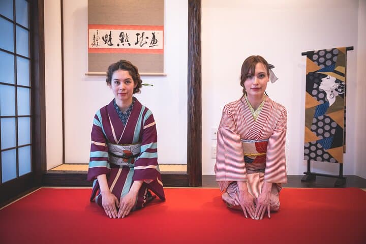 Explore Kyoto by private cab, kimono and rickshaw plan — photo 3