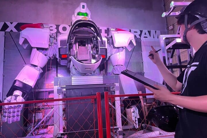 Patlabor Lab Viewing the 5 Meter Robot — photo 3