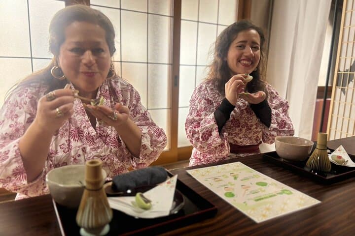 Osaka:Bamboo Healing Massage at the Temple — photo 9