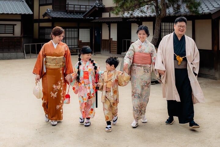 Osaka: Family-Friendly Kimono & Yukata Experience at WARGO — photo 9