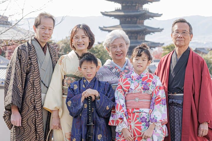 Kyoto Gion: Family-Friendly Kimono & Yukata Experience at WARGO — photo 10