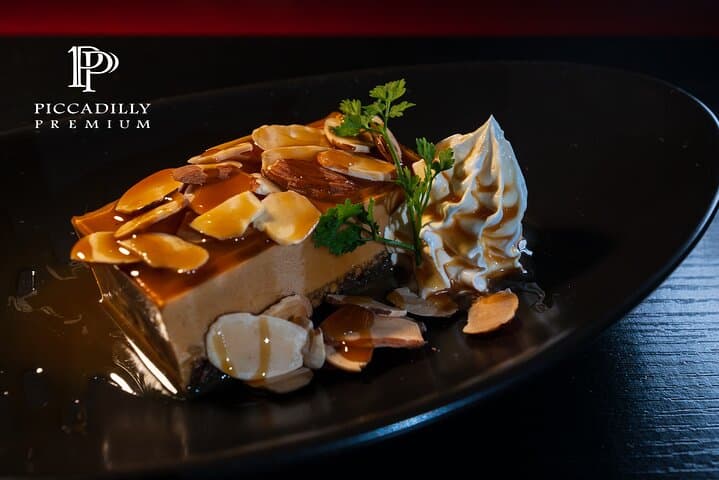 Osaka Umeda: PICCADILLY Live Show &Shisha& Nightclub Entry+Drink — photo 17