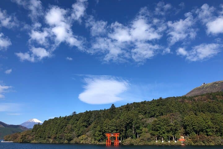 Mount Fuji Shopping Day Tour with Hakone Pirate Ship and Ropeway — photo 2