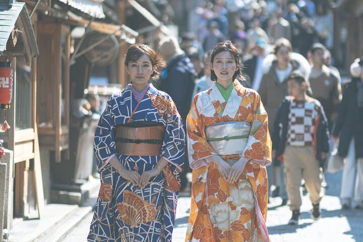 Explore Kyoto by private cab, kimono and rickshaw plan — photo 8