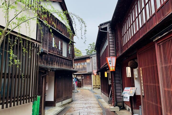 Explore Kanazawa Half Day Private Tour with Local Guide — photo 3