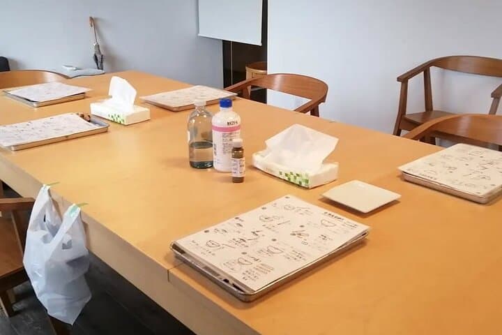 Kintsugi Workshop: Beauty in Brokenness — photo 11